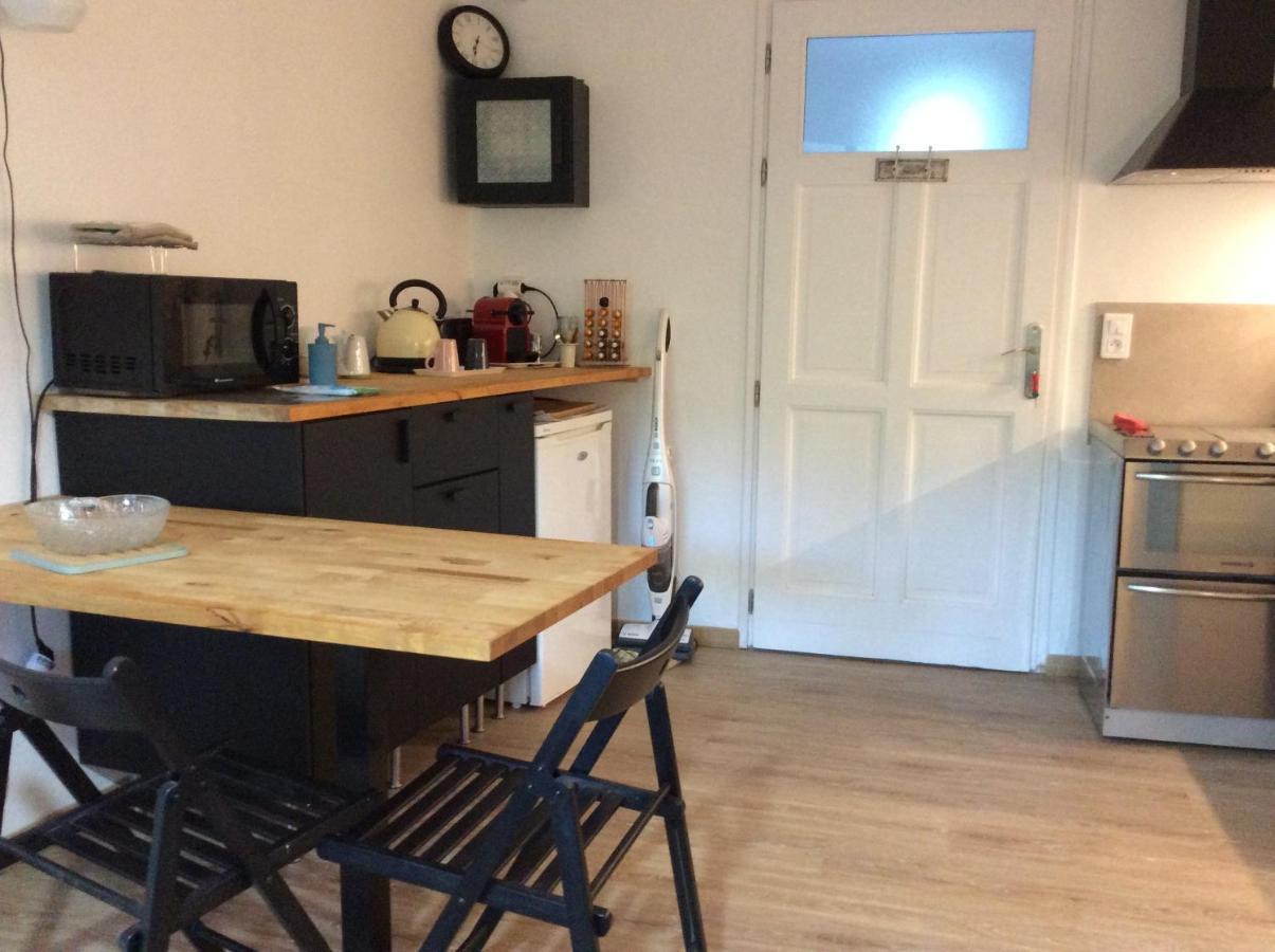 Simplicite Et Confort En Luberon Apartman Ménerbes Kültér fotó