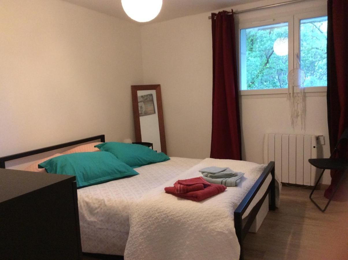 Simplicite Et Confort En Luberon Apartman Ménerbes Kültér fotó