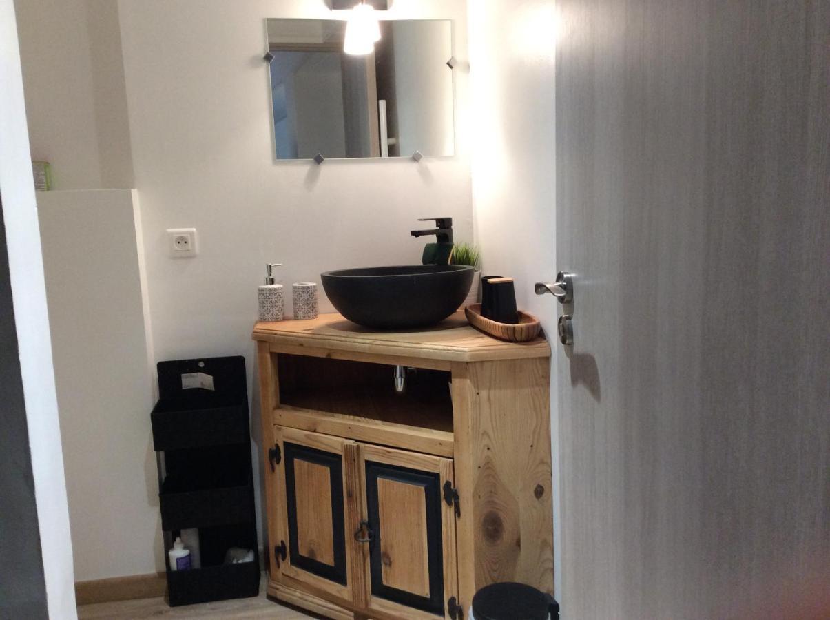 Simplicite Et Confort En Luberon Apartman Ménerbes Kültér fotó