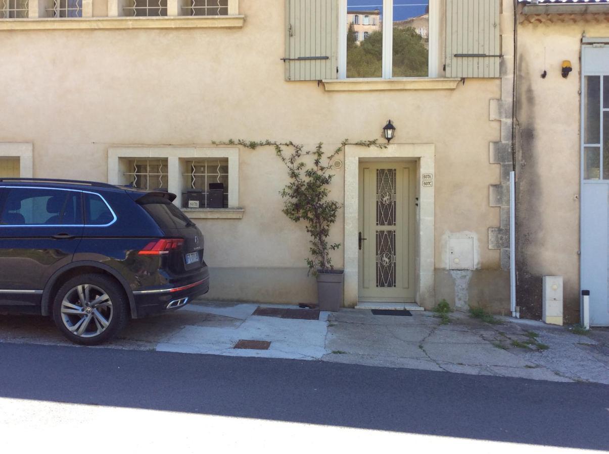 Simplicite Et Confort En Luberon Apartman Ménerbes Kültér fotó